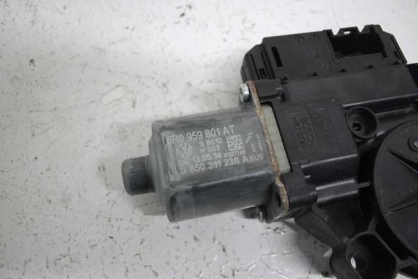MOTEUR LEVE VITRE AVANT GAUCHE VW POLO 6R 5 PORTES - Vue 2